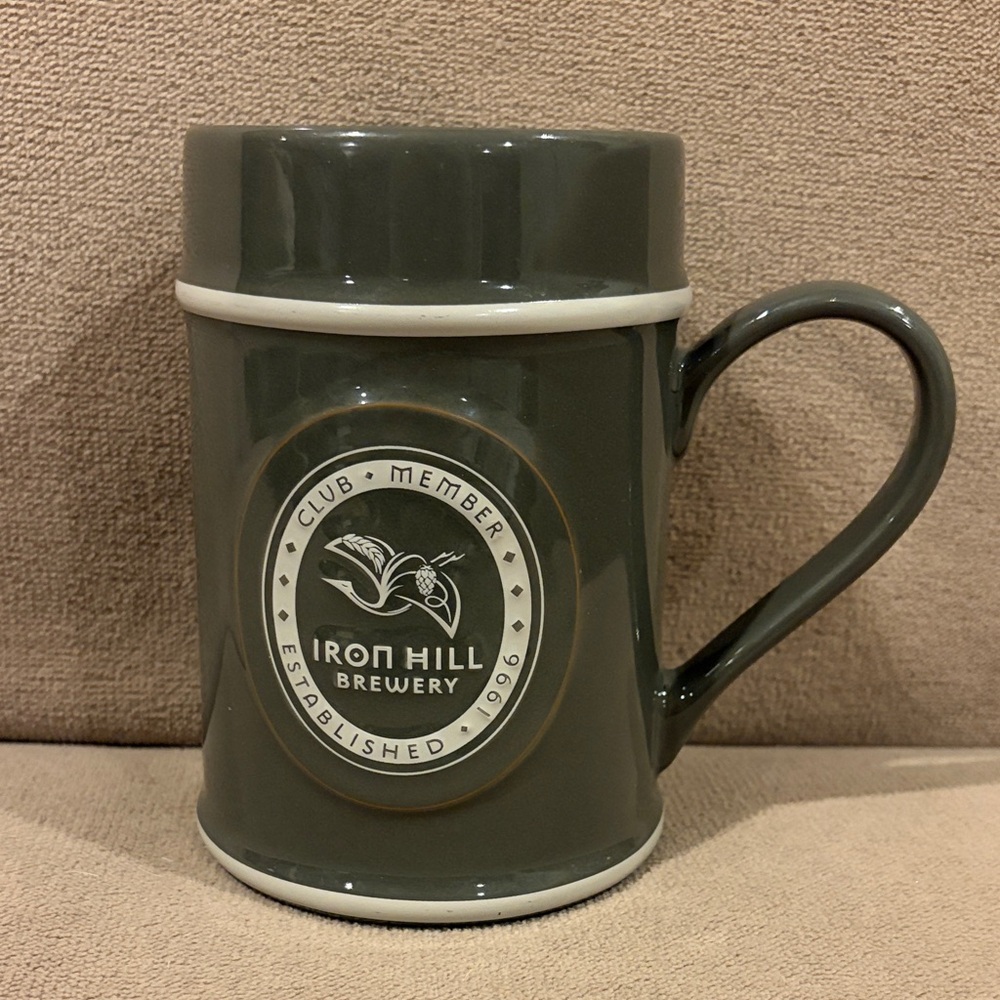 Iron Hill Club Member Gray Ceramic Mug great condition